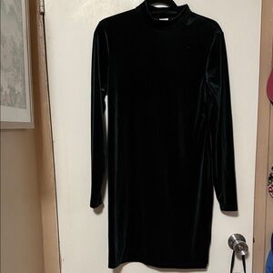 H&M Dark Green Velvet Long Sleeve Dress